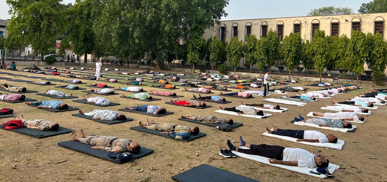 दिनांक 21/06/ 2024 को बी. एस. ए महाविद्यालय मथुरा में महाविद्यालय के प्राचार्य डॉक्टर ललित मोहन शर्मा जी के निर्देशन में 'अंतरराष्ट्रीय योग दिवस' हर्षोल्लास के साथ मनाया।